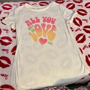 Women’s Love Graphic Tee